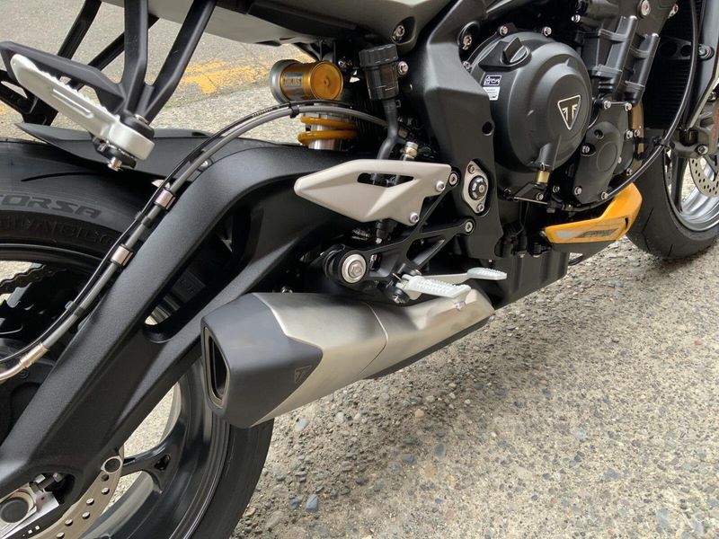 2025 Triumph Street Triple 765 RS