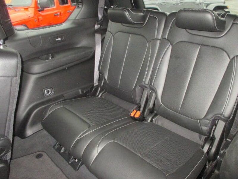 Used 2024 Jeep Grand Cherokee L LimitedImage 24