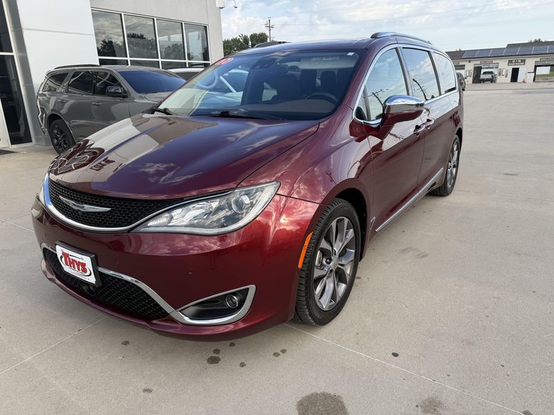 Used 2017 Chrysler Pacifica LimitedImage 33