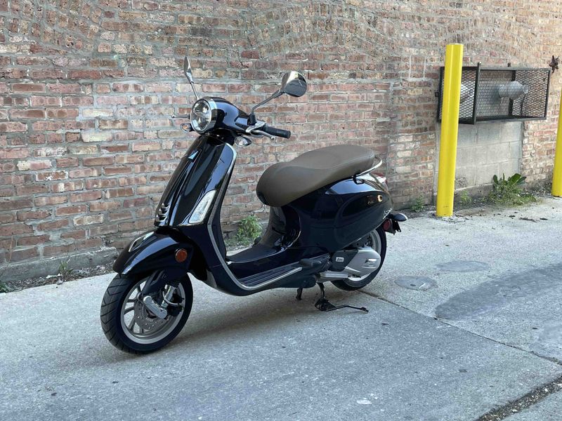 2023 Vespa Primavera 150Image 2