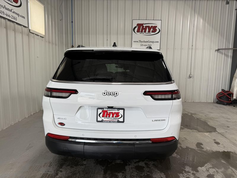 Used 2025 Jeep Grand Cherokee L LaredoImage 4