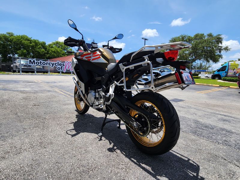 2022 BMW F850GSADV Image 7