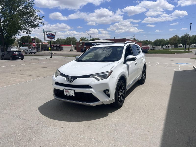 2016 Toyota RAV4 SEImage 4