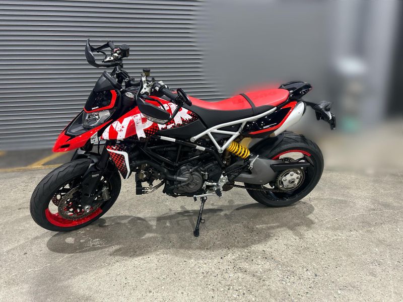 Used 2022 Ducati HYPERMOTARD 950 RVE Image 19