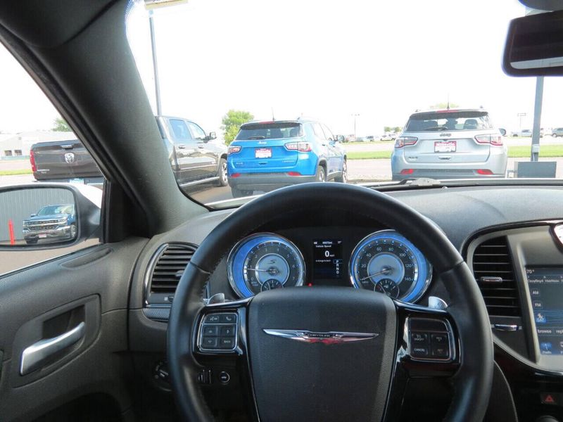 Used 2014 Chrysler 300 S AWD 4dr SedanImage 28