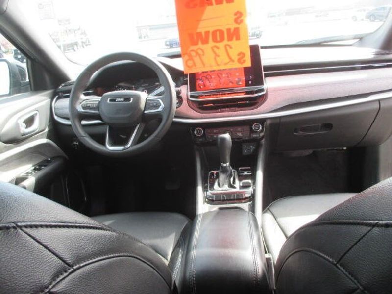 Used 2024 Jeep Compass LatitudeImage 29
