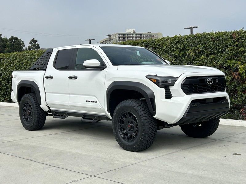 2024 Toyota Tacoma TRD Off RoadImage 2