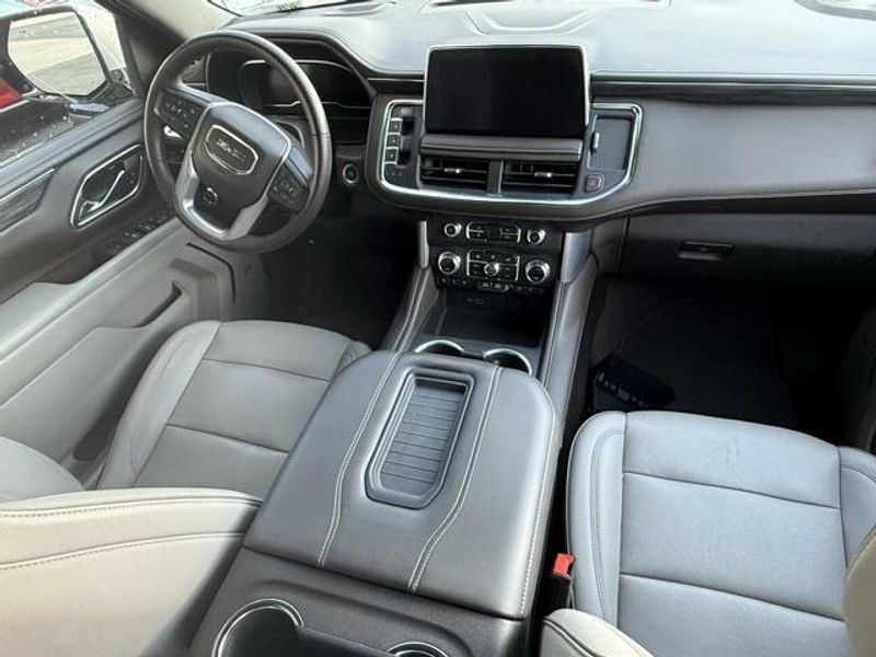 2023 Gmc Yukon XL SLT photo 11