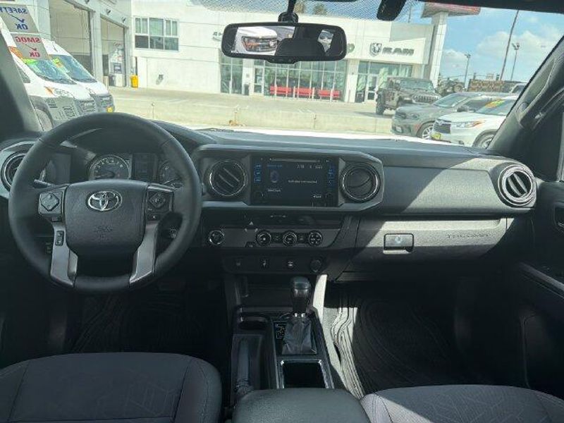 Used 2016 Toyota Tacoma TRD Off-RoadImage 12