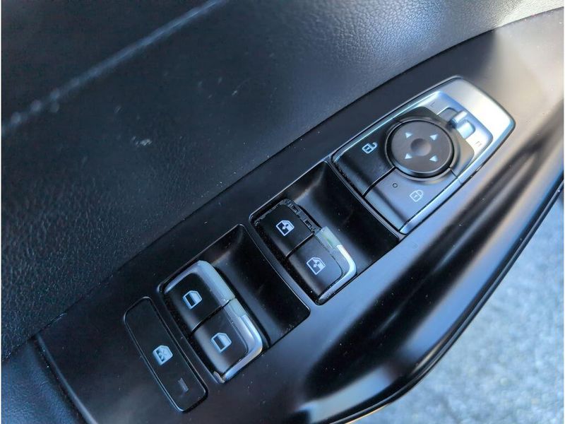 Used 2023 Kia K5 GT-LineImage 12