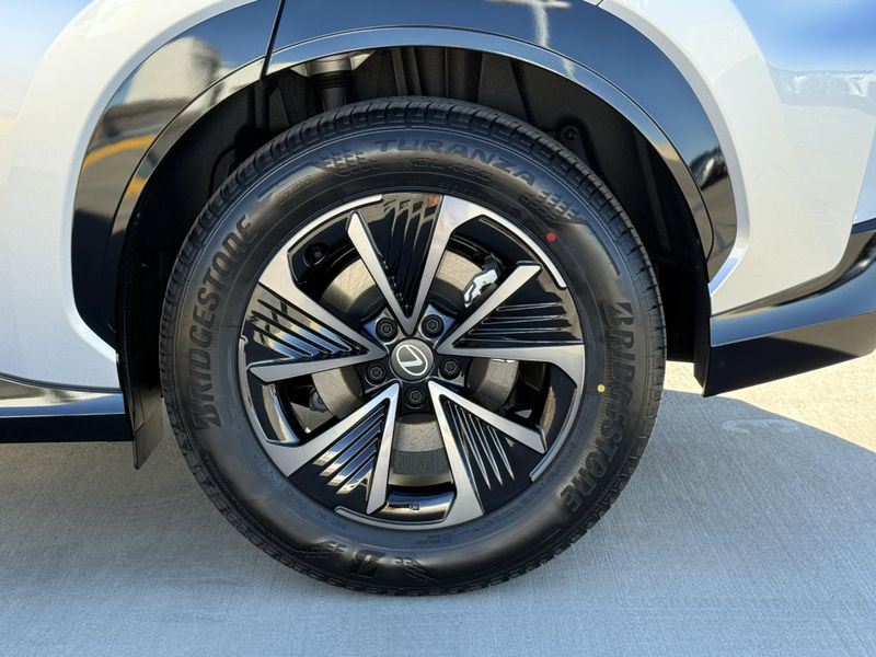 New 2026 Lexus RZ 350eImage 15