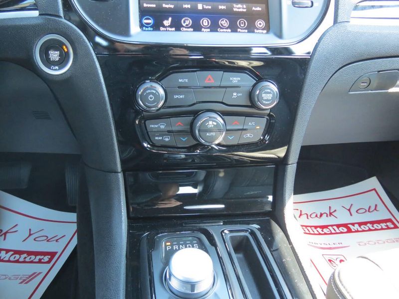 Used 2018 Chrysler 300 S AWD 4dr SedanImage 22