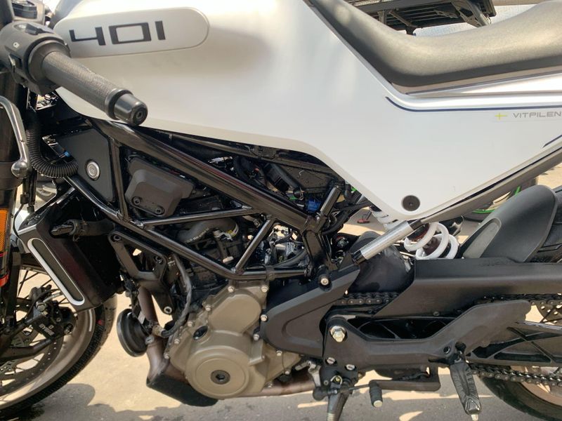 Used 2023 Husqvarna Svartpilen 401 Image 12