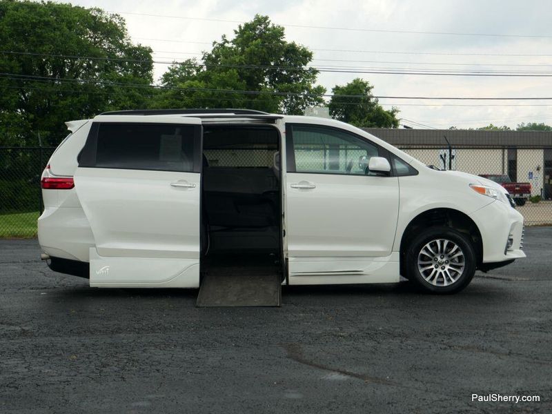Used 2020 Toyota Sienna XLEImage 8