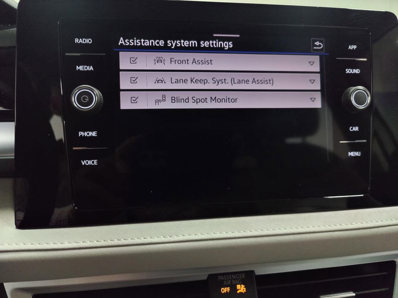 2025 Volkswagen Taos SE AWD w/SunroofImage 7