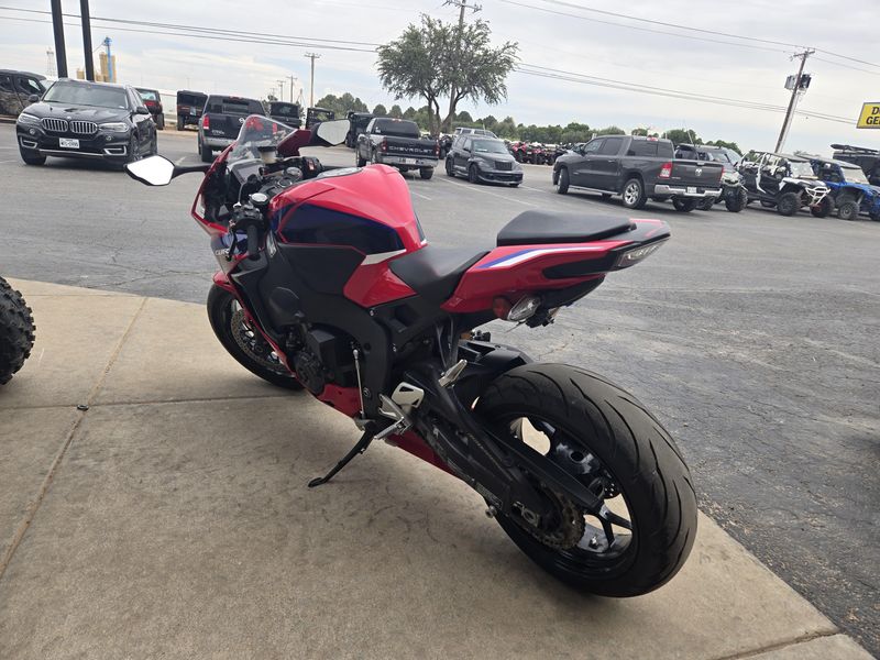 USED 2024 HONDA CBR1000RR BASE Image 6