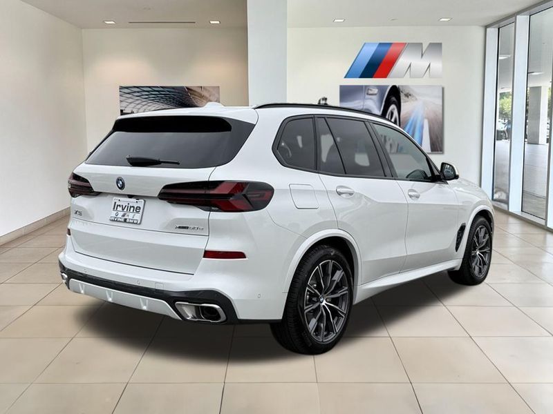 2026 BMW X5 xDrive50eImage 6