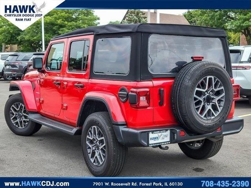 2024 Jeep Wrangler Sahara photo 6