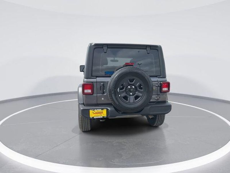 Used 2023 Jeep Wrangler SportImage 7
