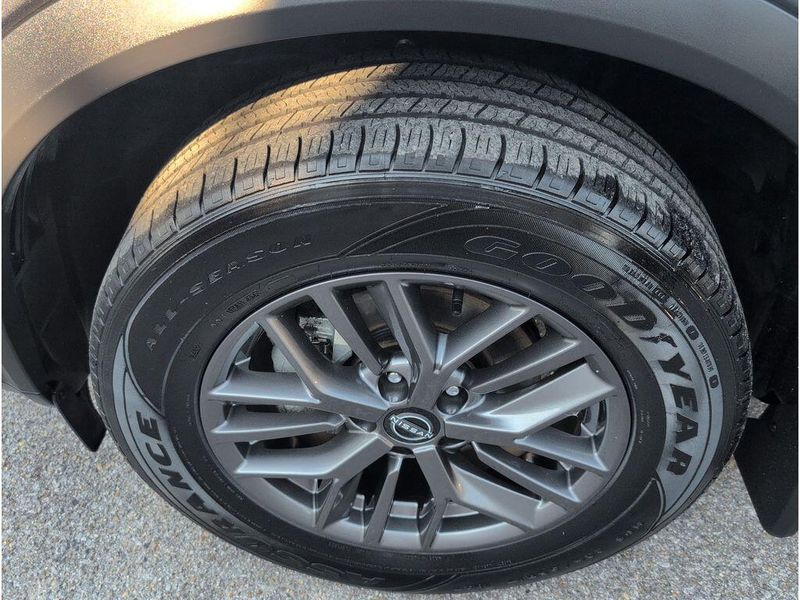 Used 2023 Nissan Rogue SImage 9