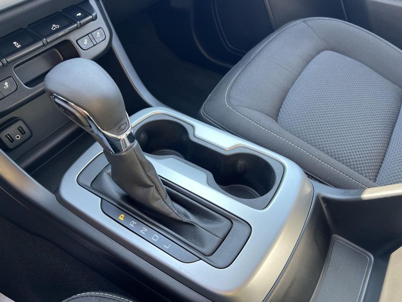 2022 Chevrolet Colorado LT photo 34