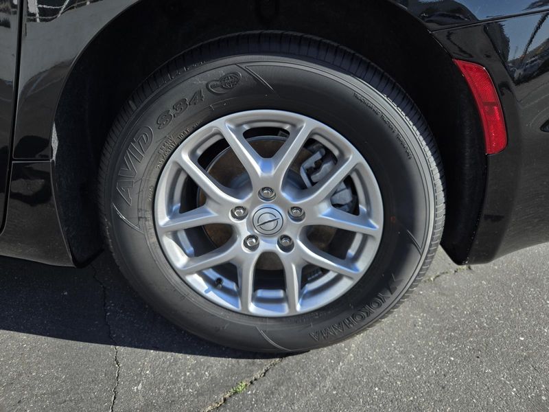 New 2026 Chrysler Pacifica Select FWD