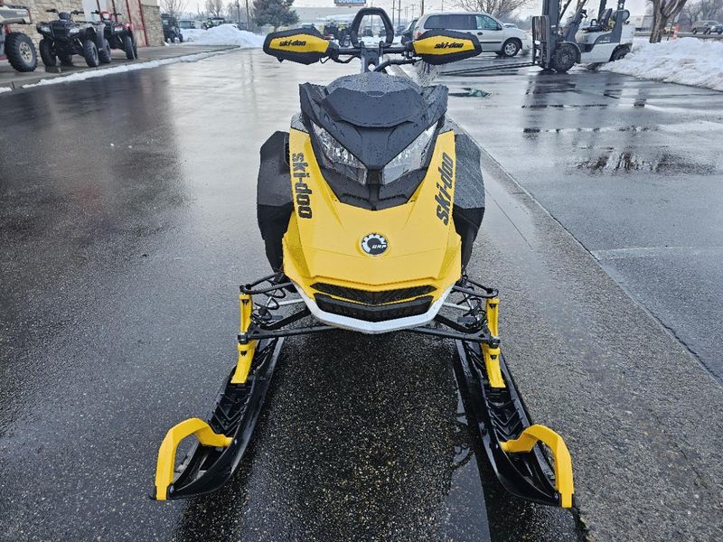 2025 Ski-Doo SUMMIT NEOP 6EFI E HAC 146 175 