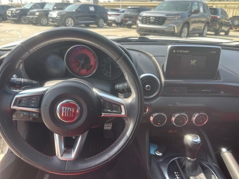 Used 2017 Fiat 124 Spider AbarthImage 10