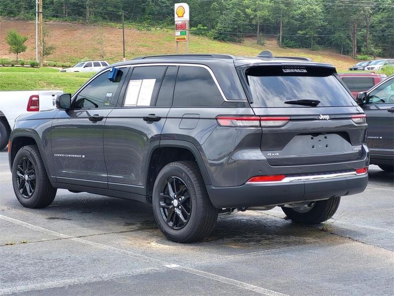2025 Jeep Grand Cherokee LaredoImage 4