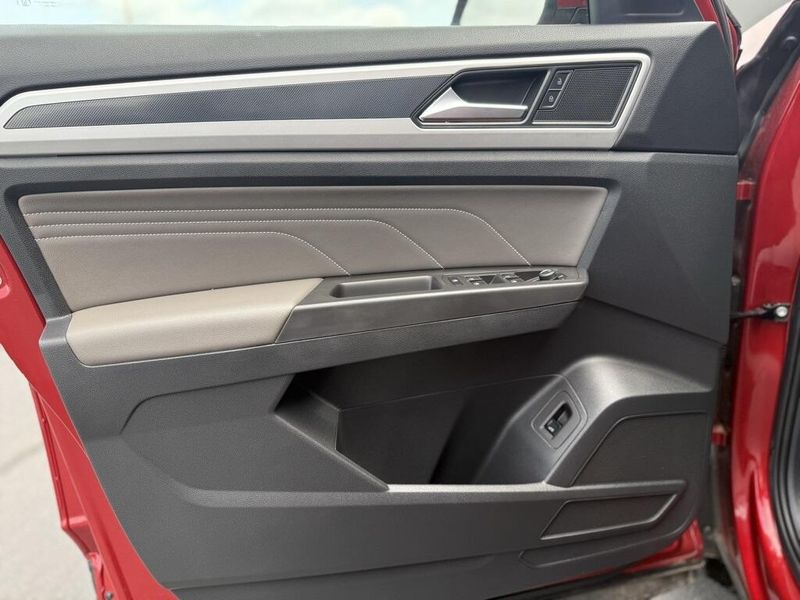 2023 Volkswagen Atlas Cross Sport 3.6L V6 SELImage 23