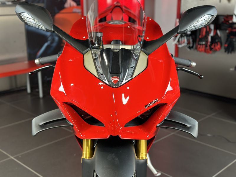 2024 Ducati PANIGALE V4 SImage 7