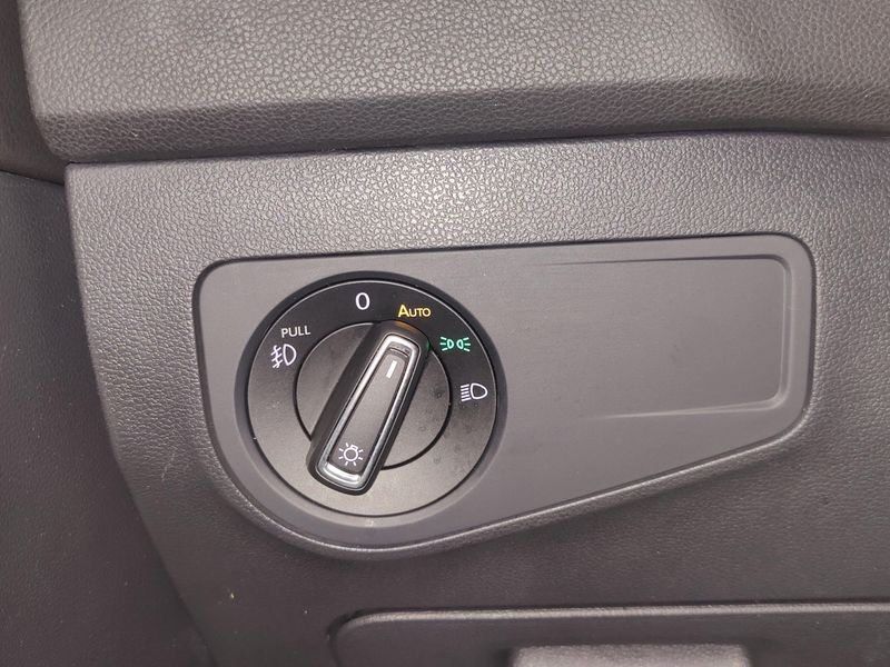 2019 Volkswagen Tiguan SEL Premium AWD w/Sunroof/NavImage 34