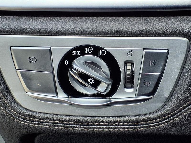 2016 BMW 7 Series 750iImage 21