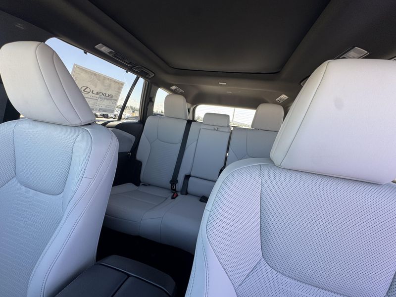 New 2026 Lexus NX 450h+ LuxuryImage 20