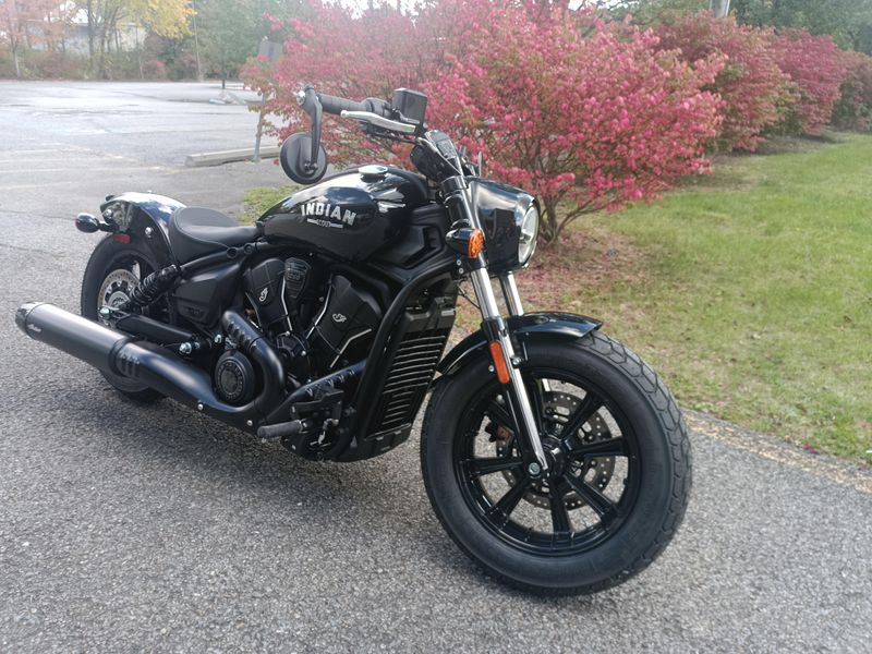 2025 Indian Motorcycle Scout Bobber Limited Black Metallic Image 2