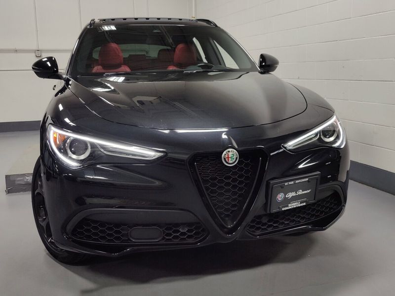 2022 Alfa Romeo Stelvio Veloce AWD w/Prem & Activ AsstImage 3