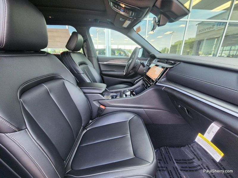 New 2026 Jeep Grand Cherokee L Limited 4x4