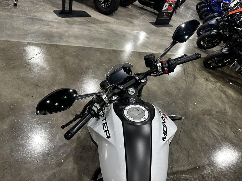 2024 Ducati MONSTER PLUS Image 12