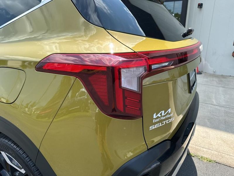 Used 2024 Kia Seltos SXImage 9