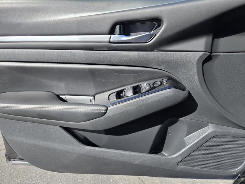 Used 2023 Nissan Altima 2.5 SV AWD Sedan