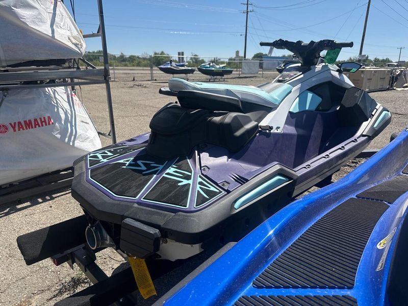 New 2025 Yamaha JETBLASTER LTD 3 