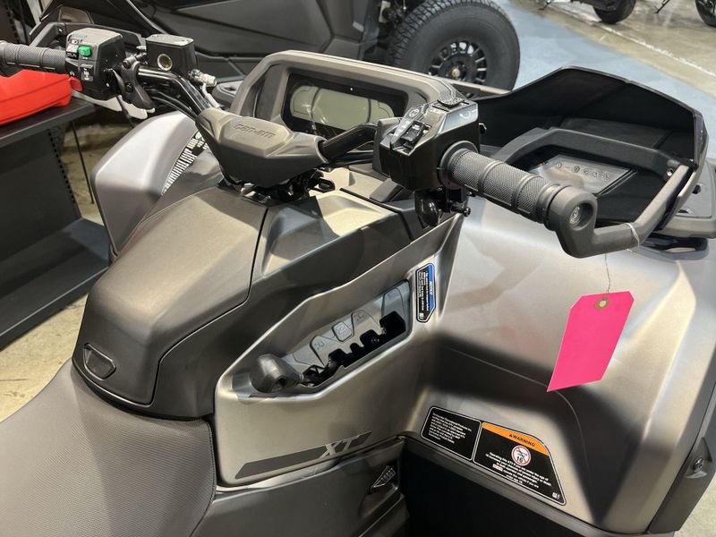 New 2026 Can-Am OUTLANDER MAX XT 1000R Image 15