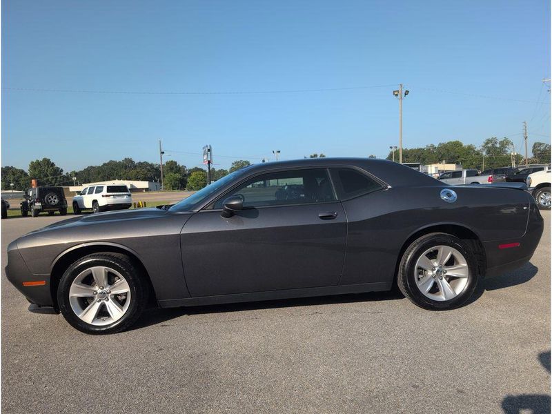 Used 2023 Dodge Challenger SXTImage 2