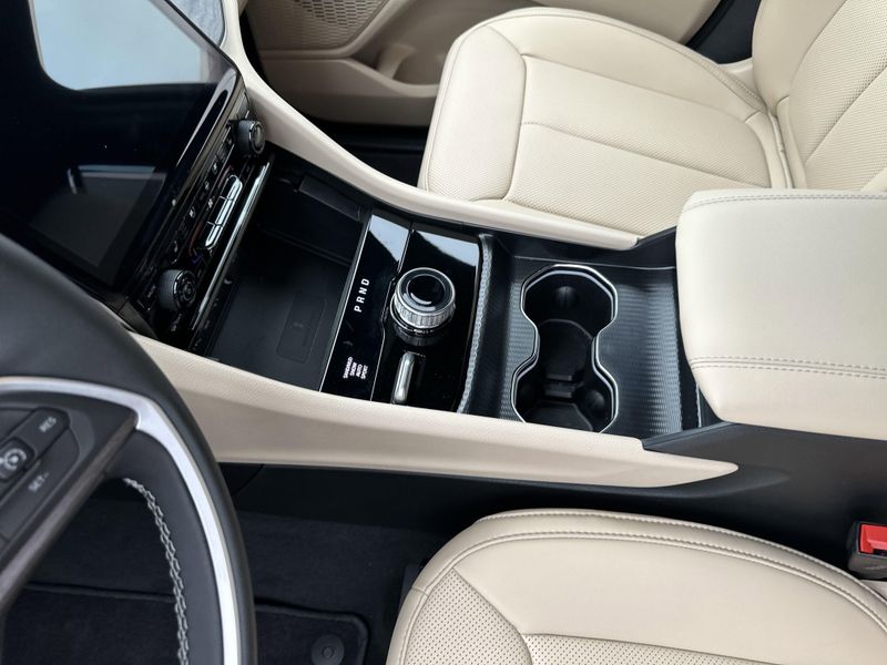 New 2025 Jeep Grand Cherokee L Limited 4x4Image 26