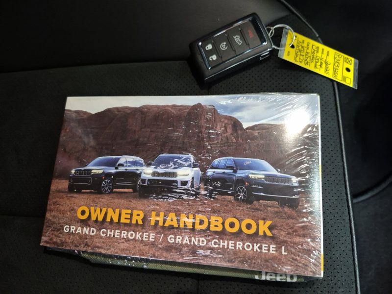 2025 Jeep Grand Cherokee L Altitude X 4x4Image 13