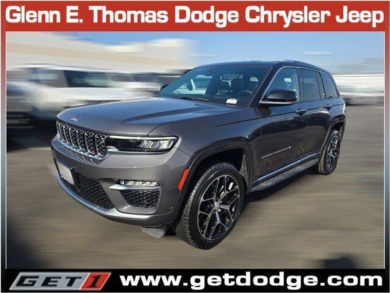 2022 Jeep Grand Cherokee Summit photo 3