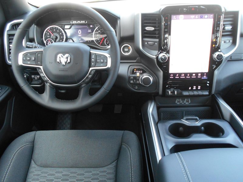 2025 RAM 1500 Big Horn Crew Cab 4x4 5