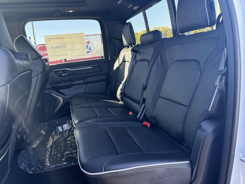 2025 RAM 1500 LimitedImage 11