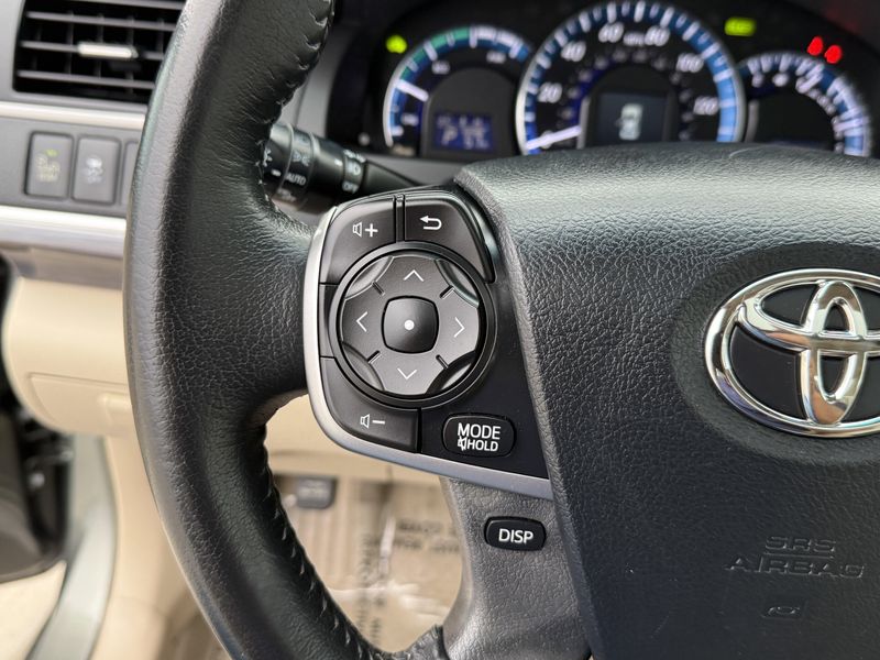 2013 Toyota Camry Hybrid XLEImage 25
