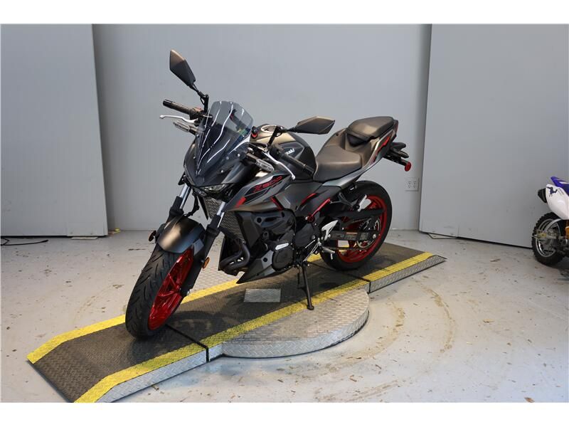 Used 2025 Kawasaki Z500 SE Image 9